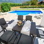 Villa Mirna